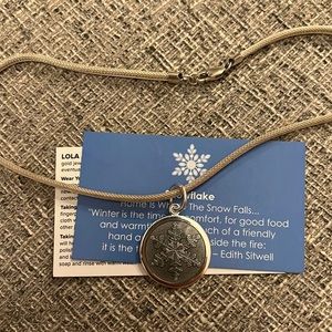 Lola Nantucket snowflake pendant & chain